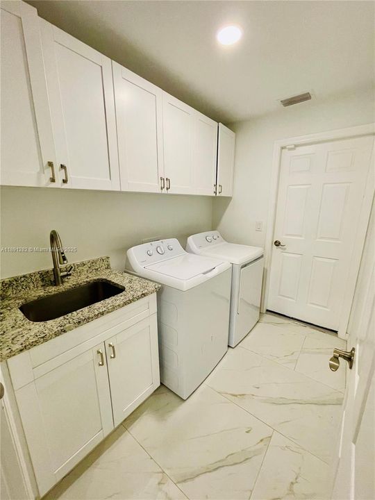 En Venta: $390,000 (3 camas, 2 baños, 1437 Pies cuadrados)