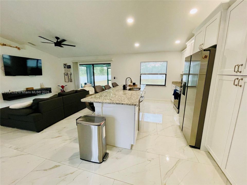 En Venta: $390,000 (3 camas, 2 baños, 1437 Pies cuadrados)