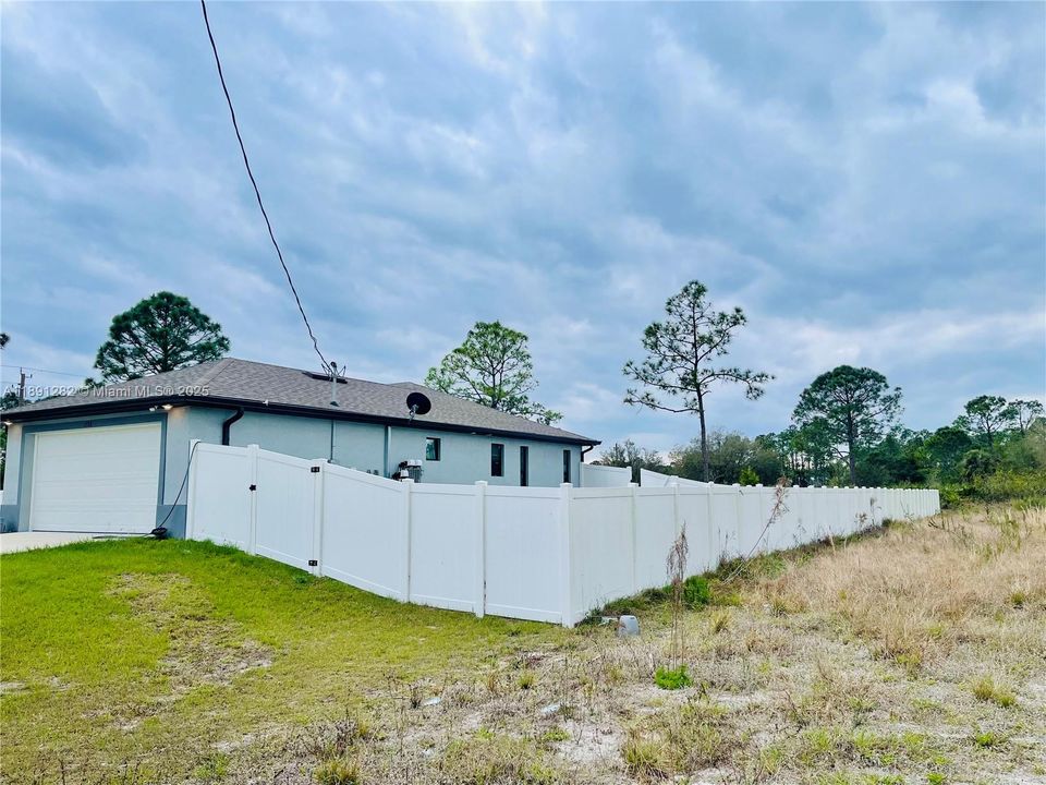 En Venta: $390,000 (3 camas, 2 baños, 1437 Pies cuadrados)