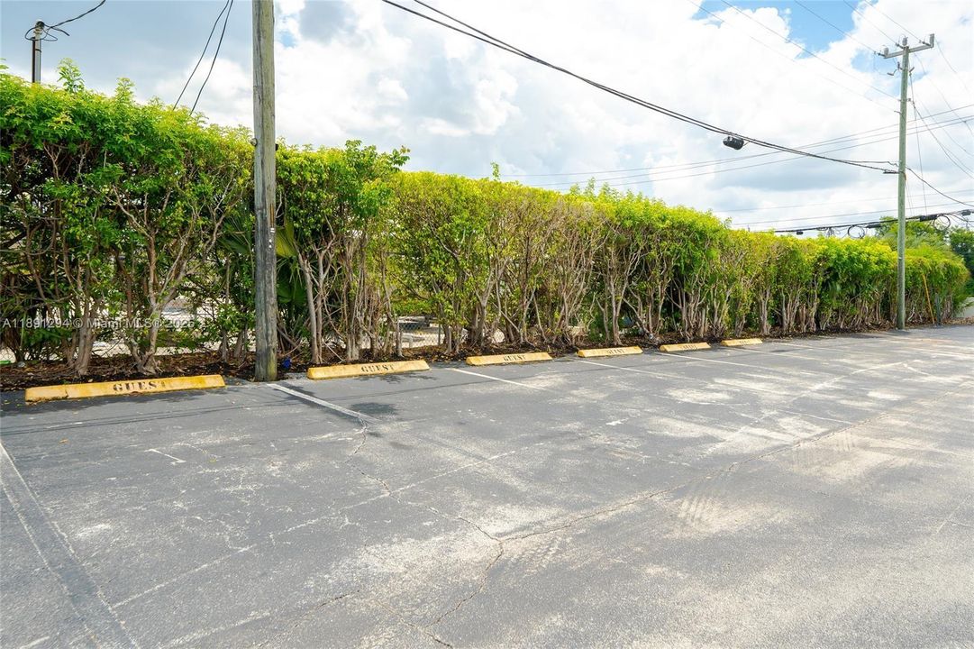 Activo con contrato: $1,975 (1 camas, 1 baños, 0 Pies cuadrados)