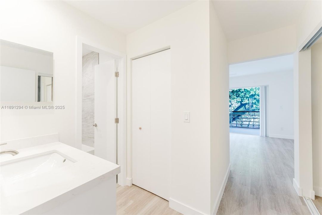 Activo con contrato: $1,975 (1 camas, 1 baños, 0 Pies cuadrados)