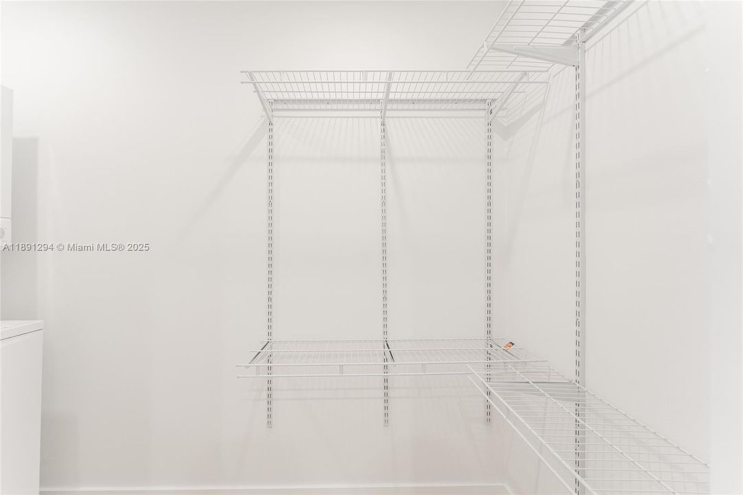 Activo con contrato: $1,975 (1 camas, 1 baños, 0 Pies cuadrados)