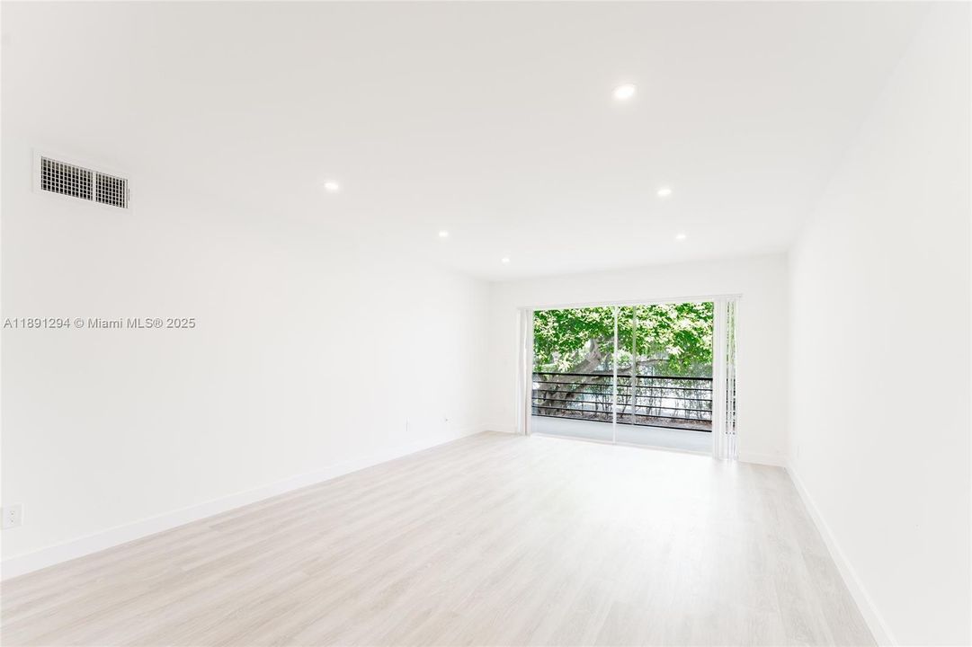 Activo con contrato: $1,975 (1 camas, 1 baños, 0 Pies cuadrados)