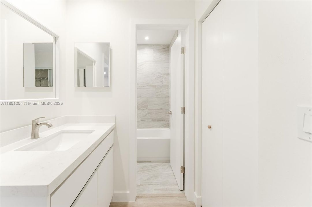 Activo con contrato: $1,975 (1 camas, 1 baños, 0 Pies cuadrados)