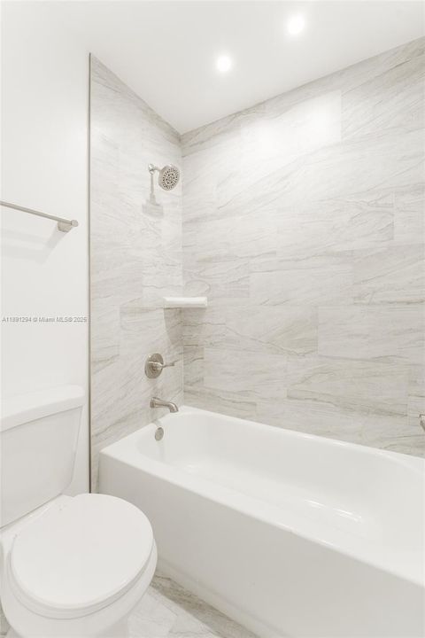 Activo con contrato: $1,975 (1 camas, 1 baños, 0 Pies cuadrados)