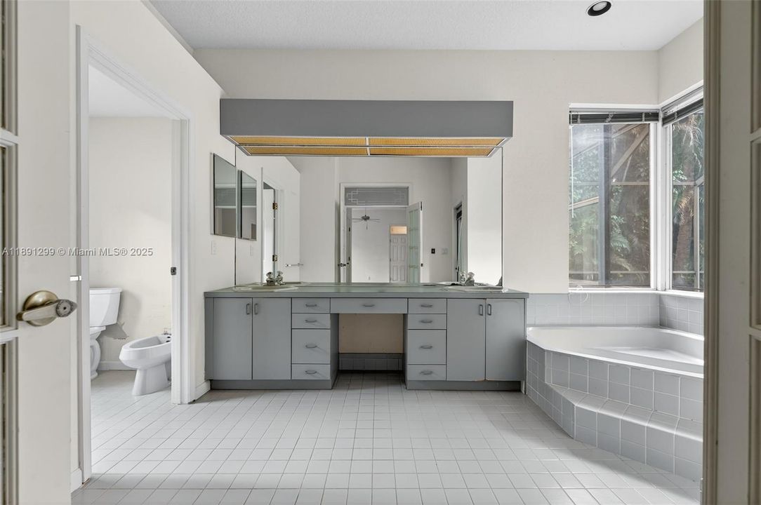 En Venta: $849,000 (5 camas, 4 baños, 3499 Pies cuadrados)