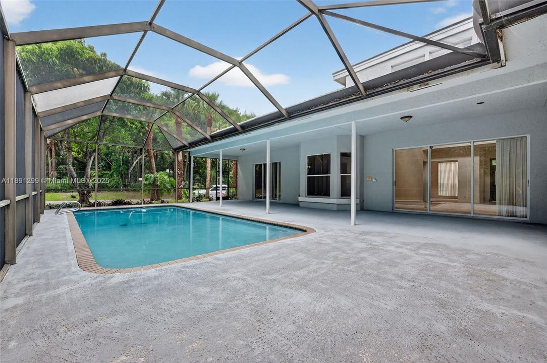 En Venta: $849,000 (5 camas, 4 baños, 3499 Pies cuadrados)