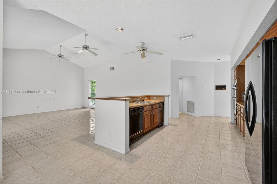 En Venta: $849,000 (5 camas, 4 baños, 3499 Pies cuadrados)