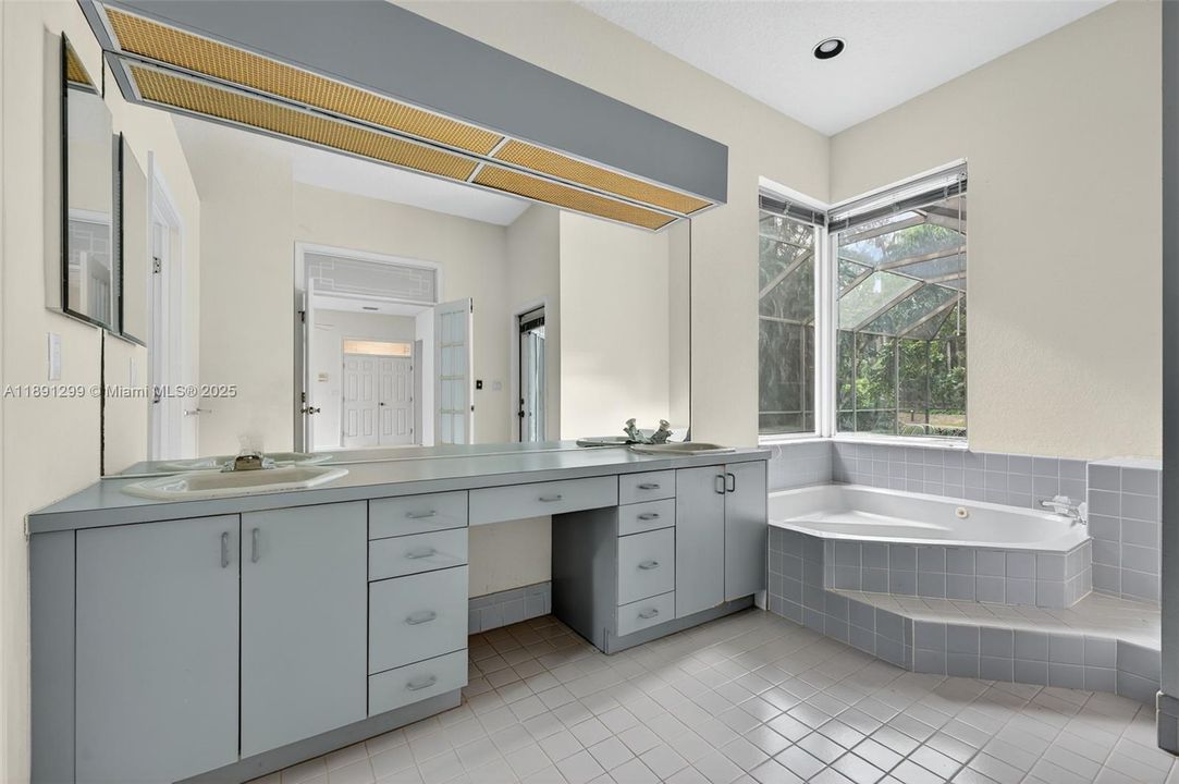 En Venta: $849,000 (5 camas, 4 baños, 3499 Pies cuadrados)