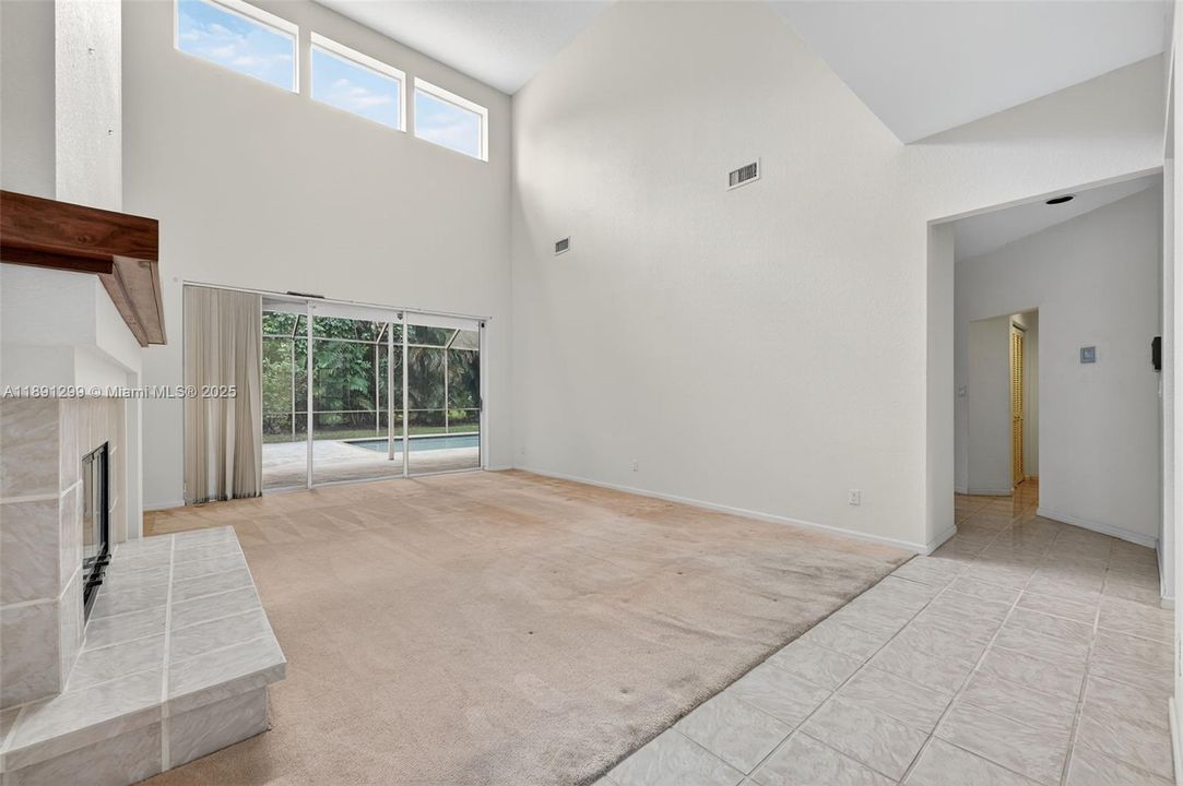 En Venta: $849,000 (5 camas, 4 baños, 3499 Pies cuadrados)