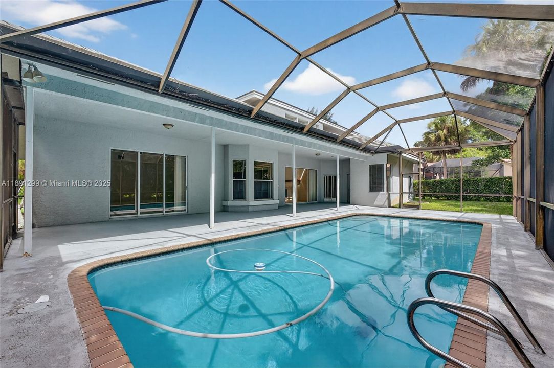 En Venta: $849,000 (5 camas, 4 baños, 3499 Pies cuadrados)