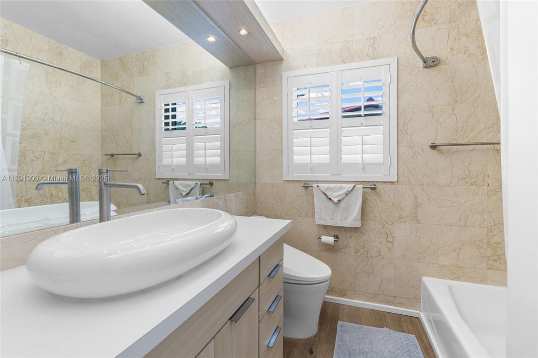 Active With Contract: $2,099,000 (2 beds, 2 baths, 1869 Square Feet)