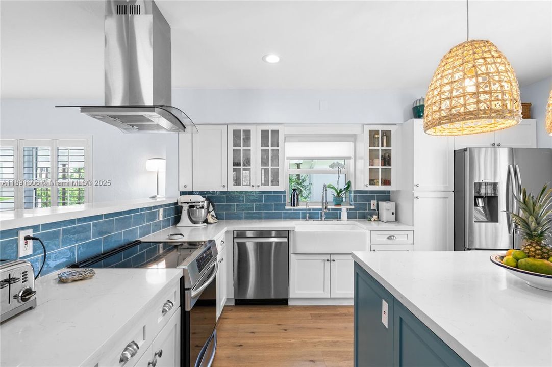 Active With Contract: $2,099,000 (2 beds, 2 baths, 1869 Square Feet)