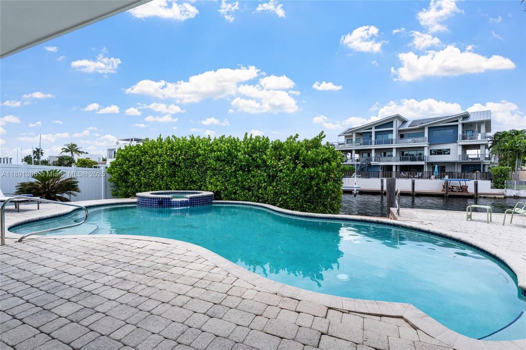 Active With Contract: $2,099,000 (2 beds, 2 baths, 1869 Square Feet)