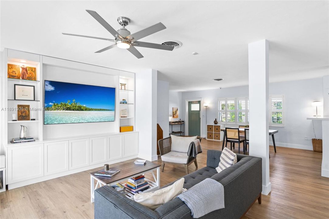 Active With Contract: $2,099,000 (2 beds, 2 baths, 1869 Square Feet)