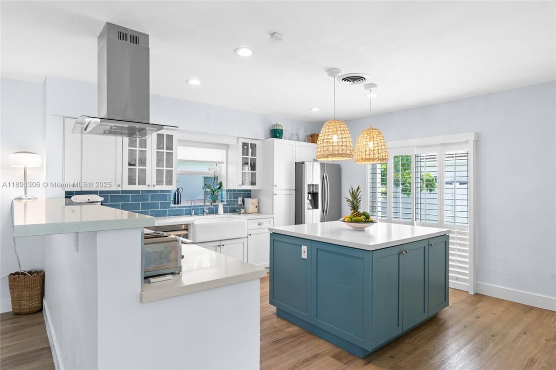 Active With Contract: $2,099,000 (2 beds, 2 baths, 1869 Square Feet)