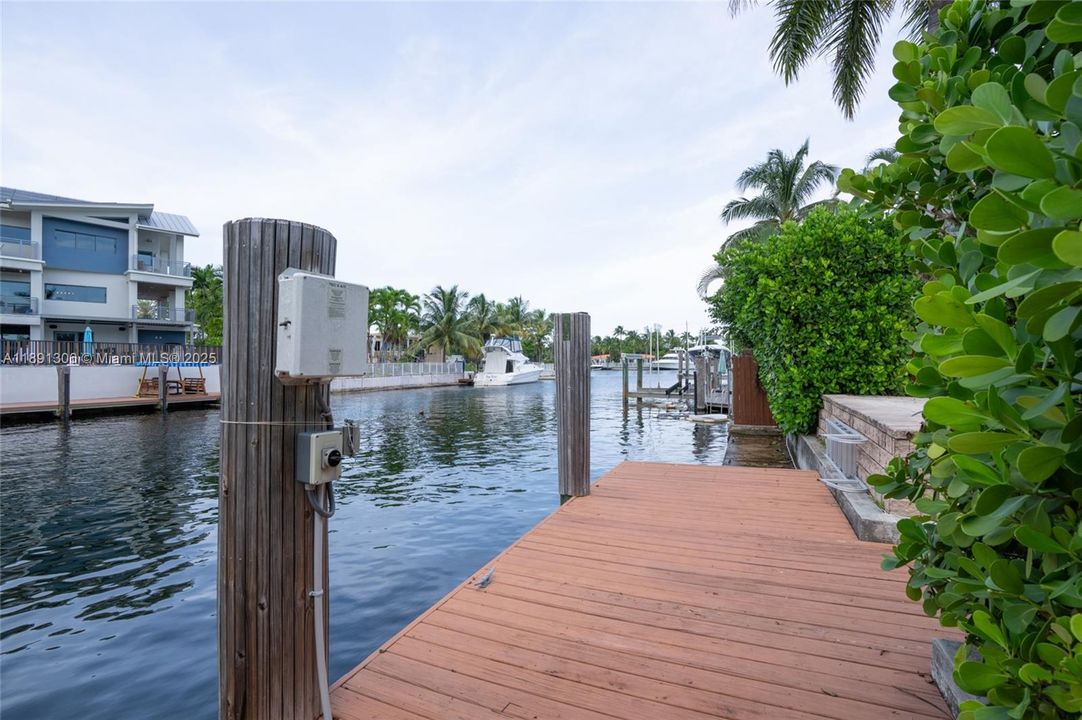 Active With Contract: $2,099,000 (2 beds, 2 baths, 1869 Square Feet)