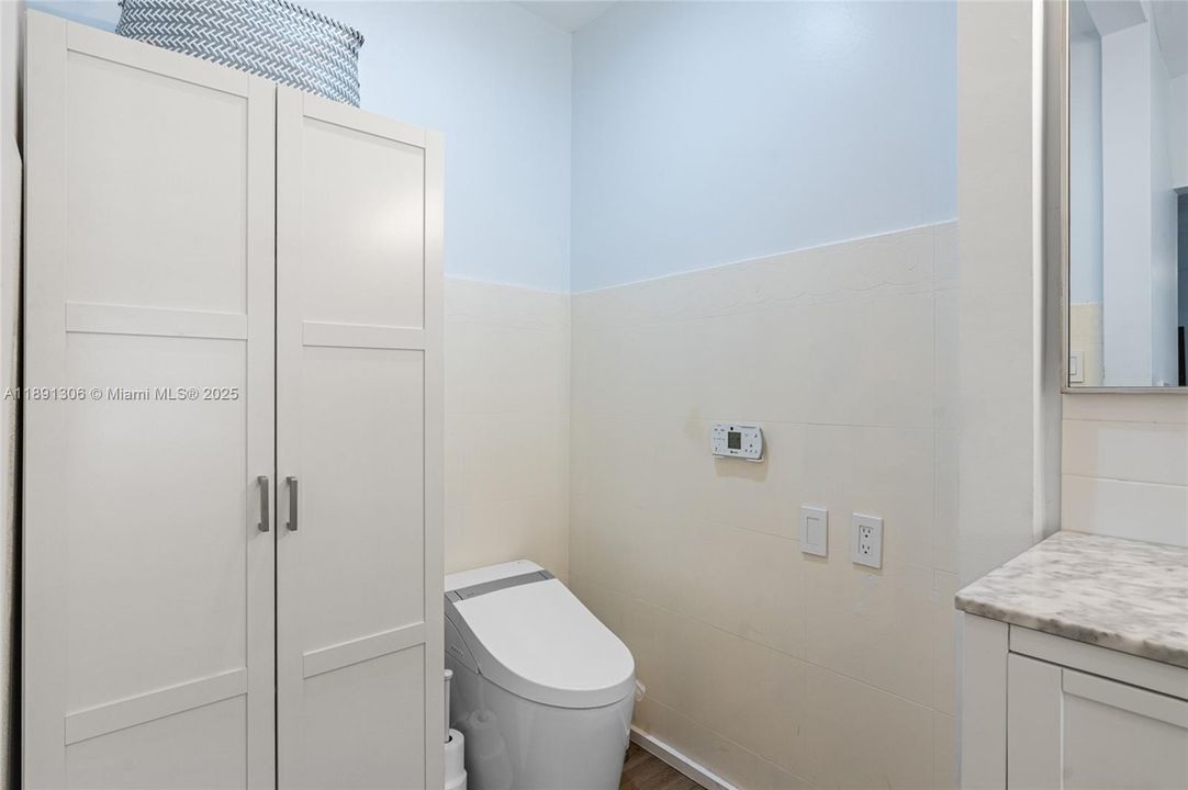 Active With Contract: $2,099,000 (2 beds, 2 baths, 1869 Square Feet)