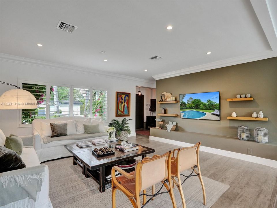 Images may reflect a prior resident; current furnishings differ