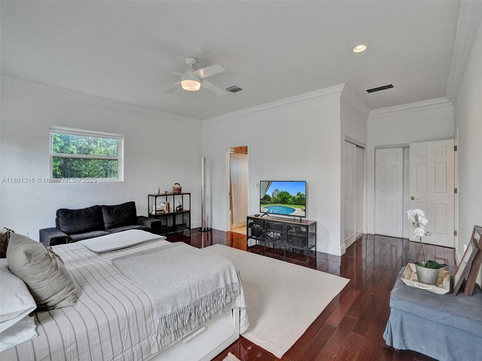 Images may reflect a prior resident; current furnishings differ