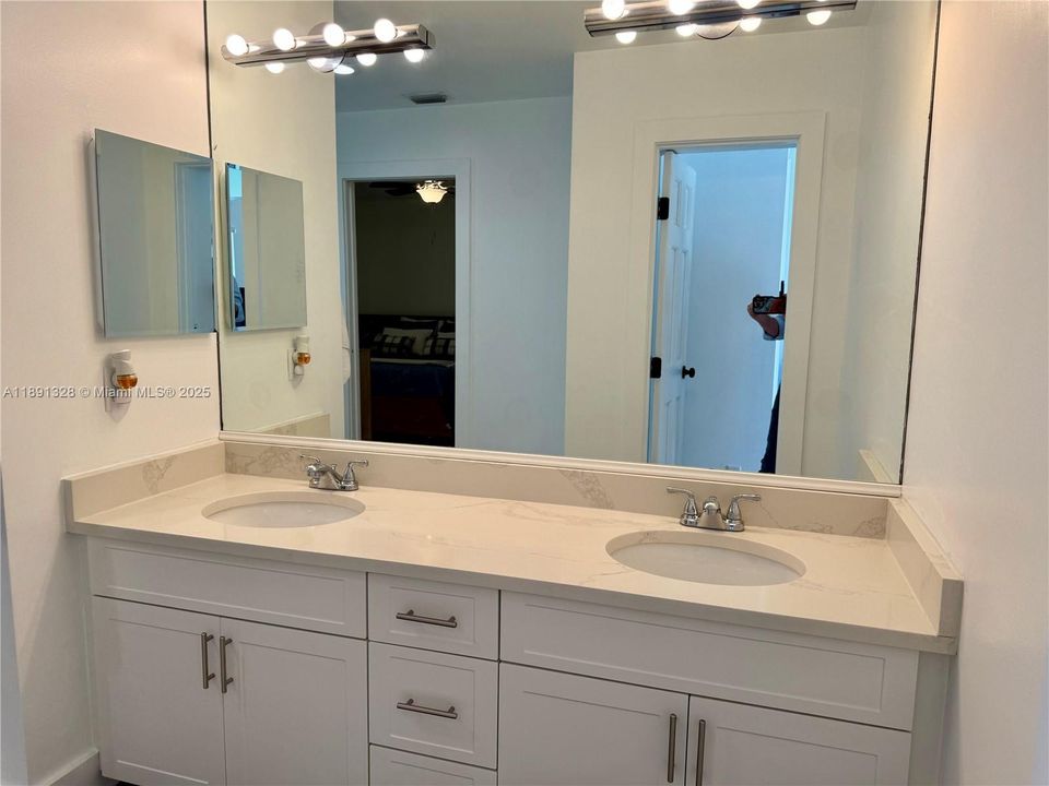 For Sale: $2,620,000 (5 beds, 3 baths, 3683 Square Feet)