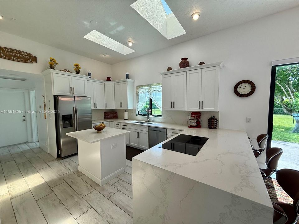 For Sale: $2,620,000 (5 beds, 3 baths, 3683 Square Feet)