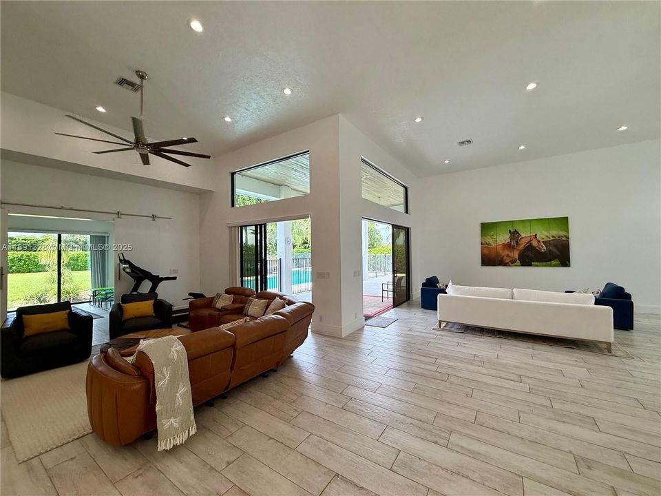 For Sale: $2,620,000 (5 beds, 3 baths, 3683 Square Feet)