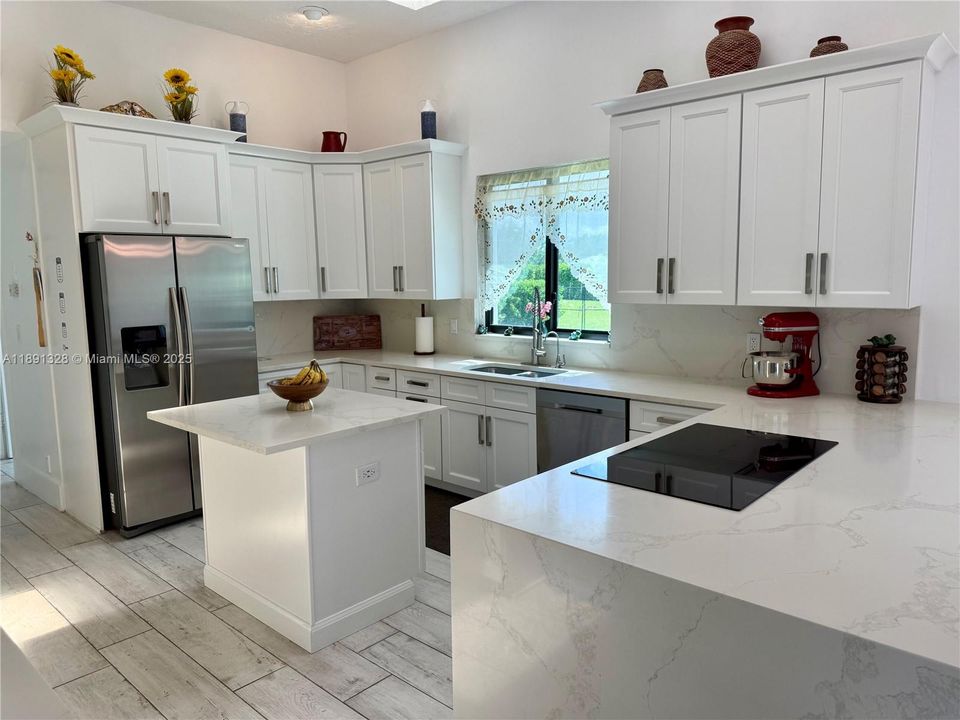 For Sale: $2,620,000 (5 beds, 3 baths, 3683 Square Feet)