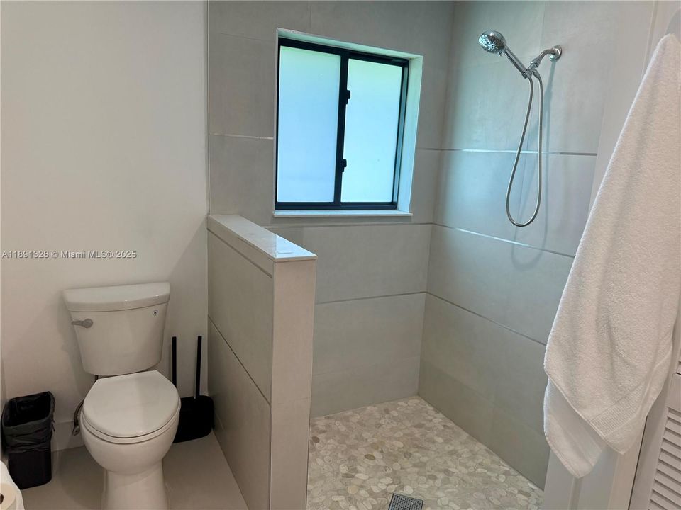 For Sale: $2,620,000 (5 beds, 3 baths, 3683 Square Feet)