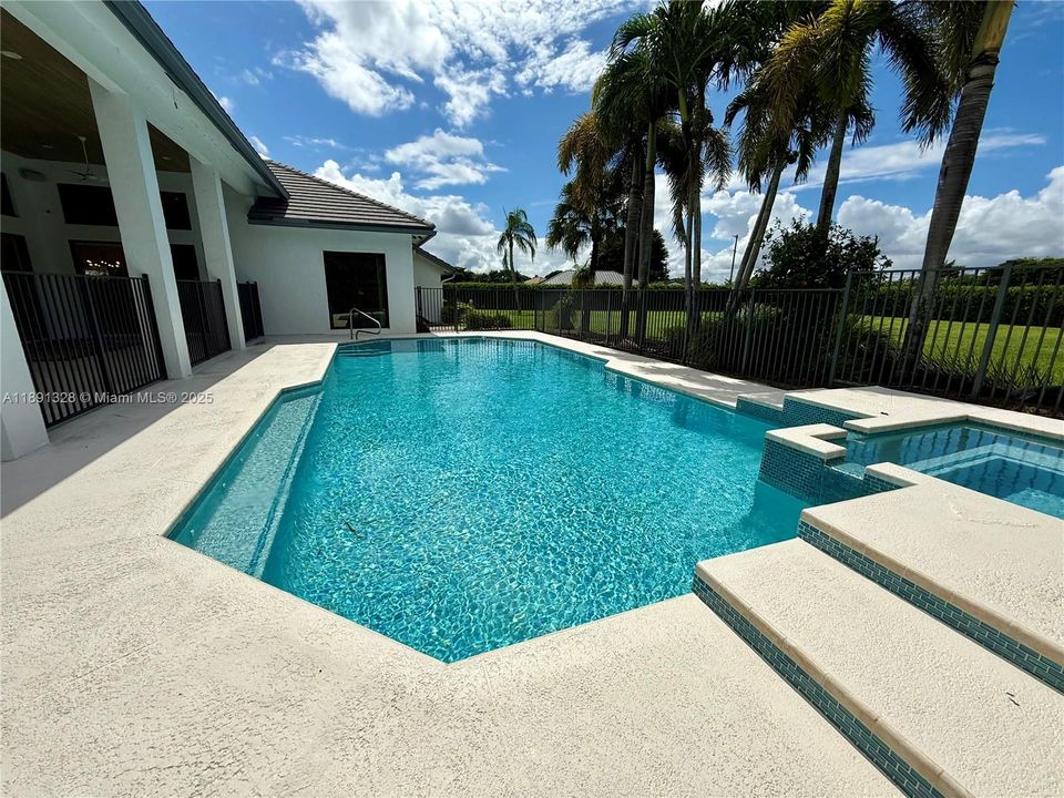 For Sale: $2,620,000 (5 beds, 3 baths, 3683 Square Feet)