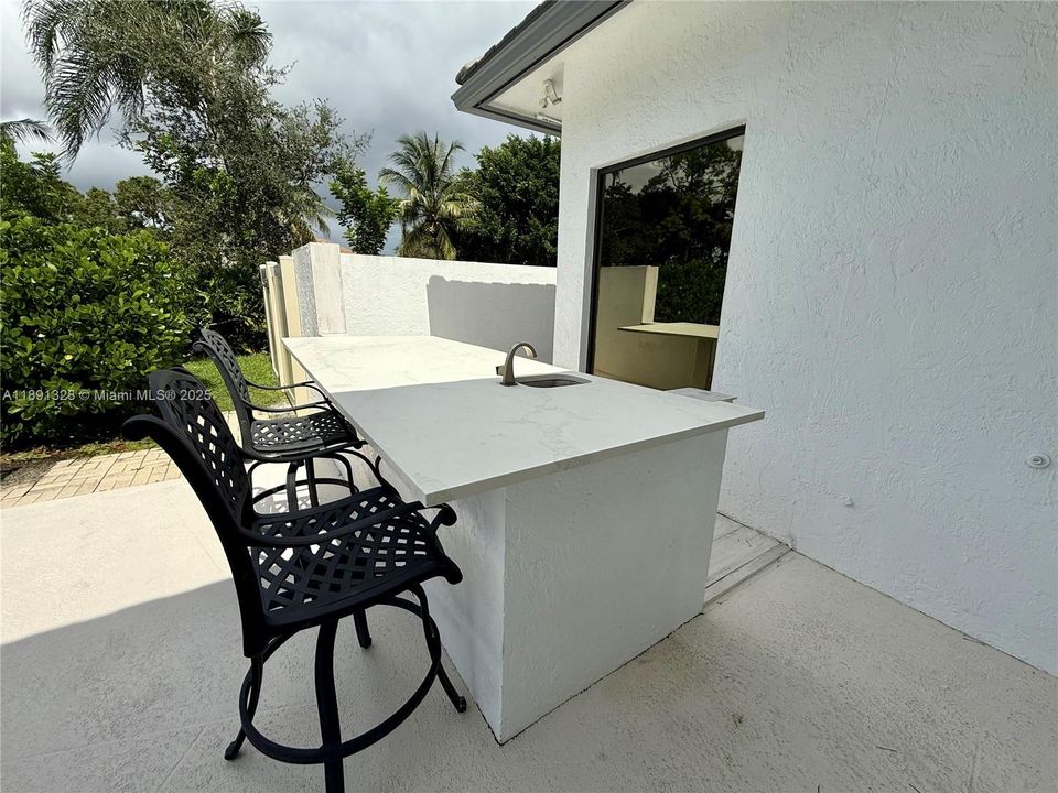 For Sale: $2,620,000 (5 beds, 3 baths, 3683 Square Feet)