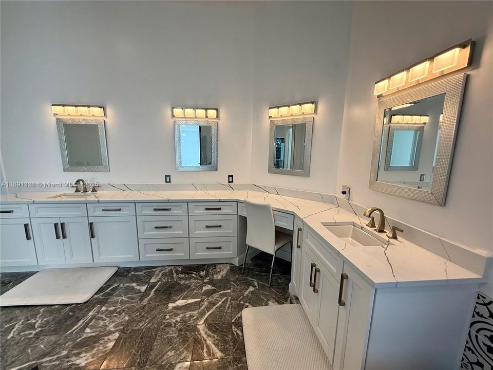 For Sale: $2,620,000 (5 beds, 3 baths, 3683 Square Feet)