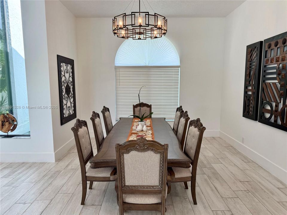 For Sale: $2,620,000 (5 beds, 3 baths, 3683 Square Feet)