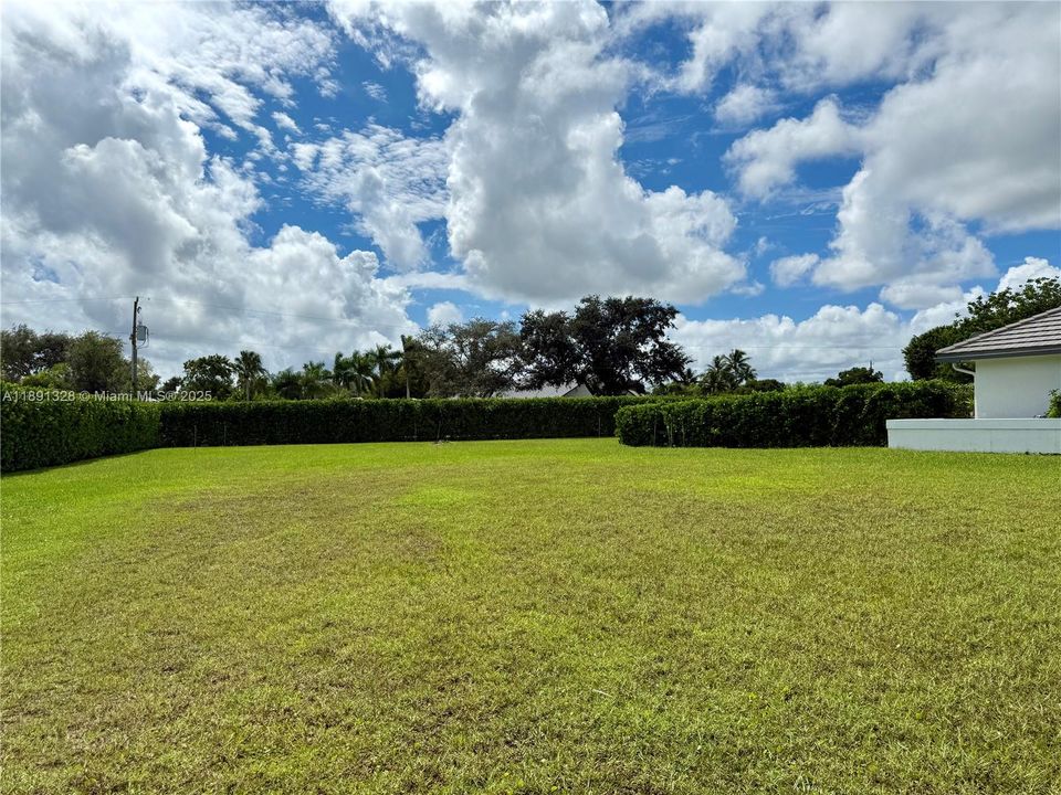 For Sale: $2,620,000 (5 beds, 3 baths, 3683 Square Feet)