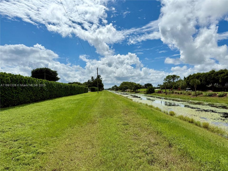For Sale: $2,620,000 (5 beds, 3 baths, 3683 Square Feet)