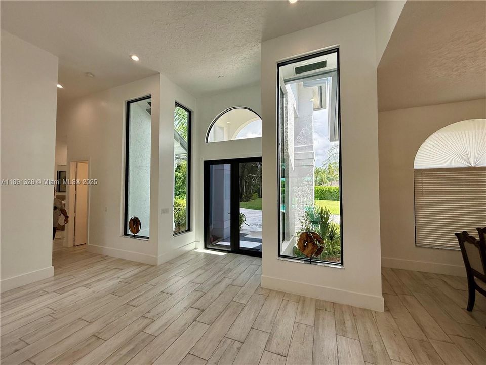 For Sale: $2,620,000 (5 beds, 3 baths, 3683 Square Feet)