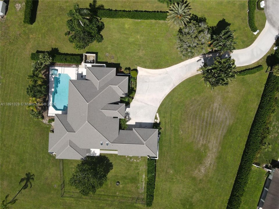 For Sale: $2,620,000 (5 beds, 3 baths, 3683 Square Feet)