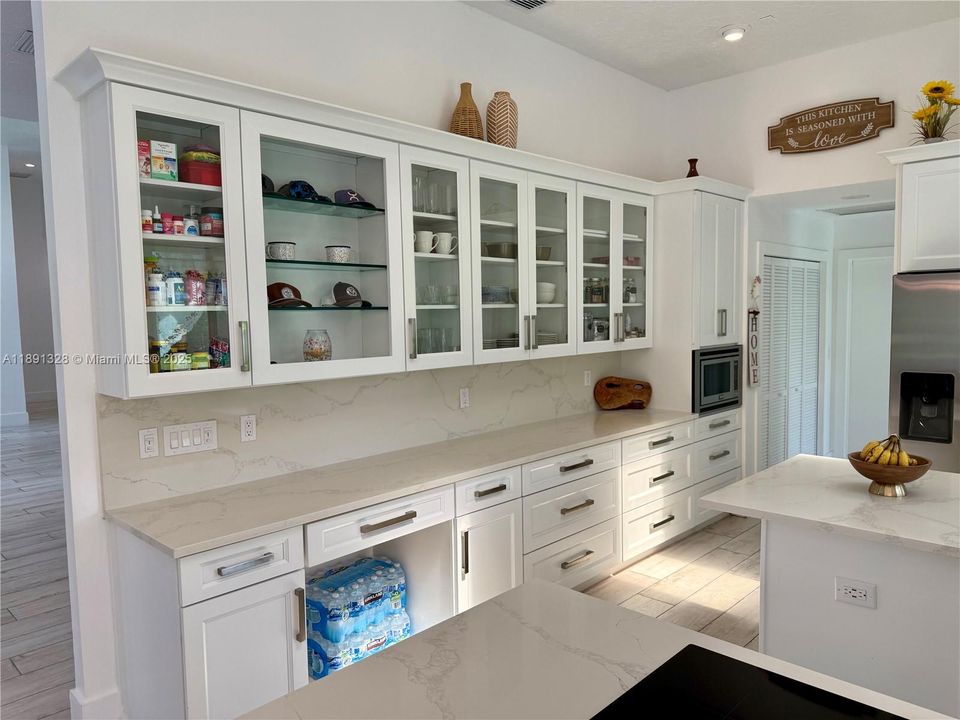 For Sale: $2,620,000 (5 beds, 3 baths, 3683 Square Feet)