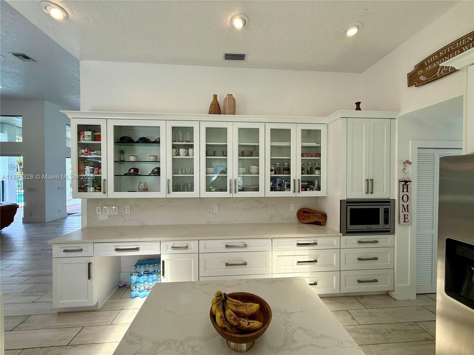 For Sale: $2,620,000 (5 beds, 3 baths, 3683 Square Feet)