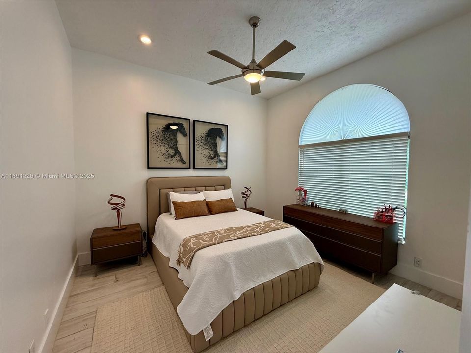 For Sale: $2,620,000 (5 beds, 3 baths, 3683 Square Feet)