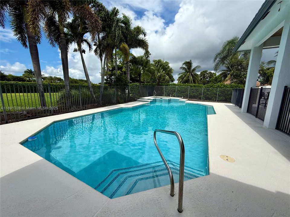 For Sale: $2,620,000 (5 beds, 3 baths, 3683 Square Feet)