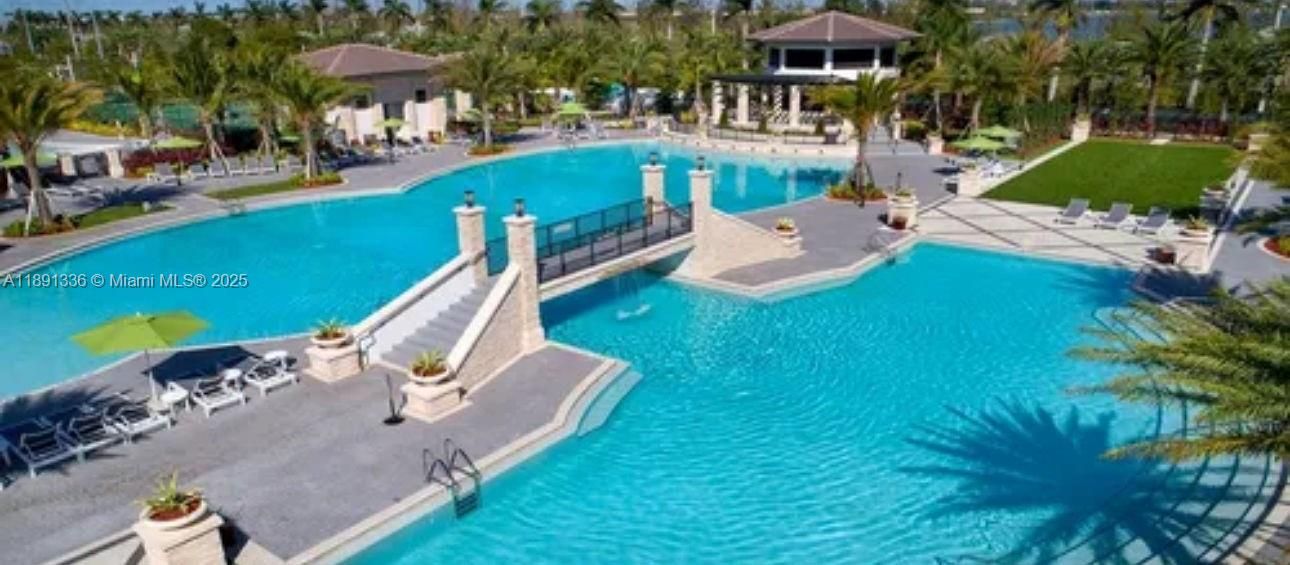 На продажу: $395,000 (2 спален, 2 ванн, 1205 Квадратных фут)