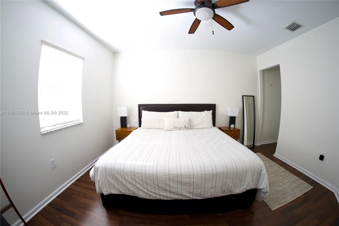 На продажу: $395,000 (2 спален, 2 ванн, 1205 Квадратных фут)