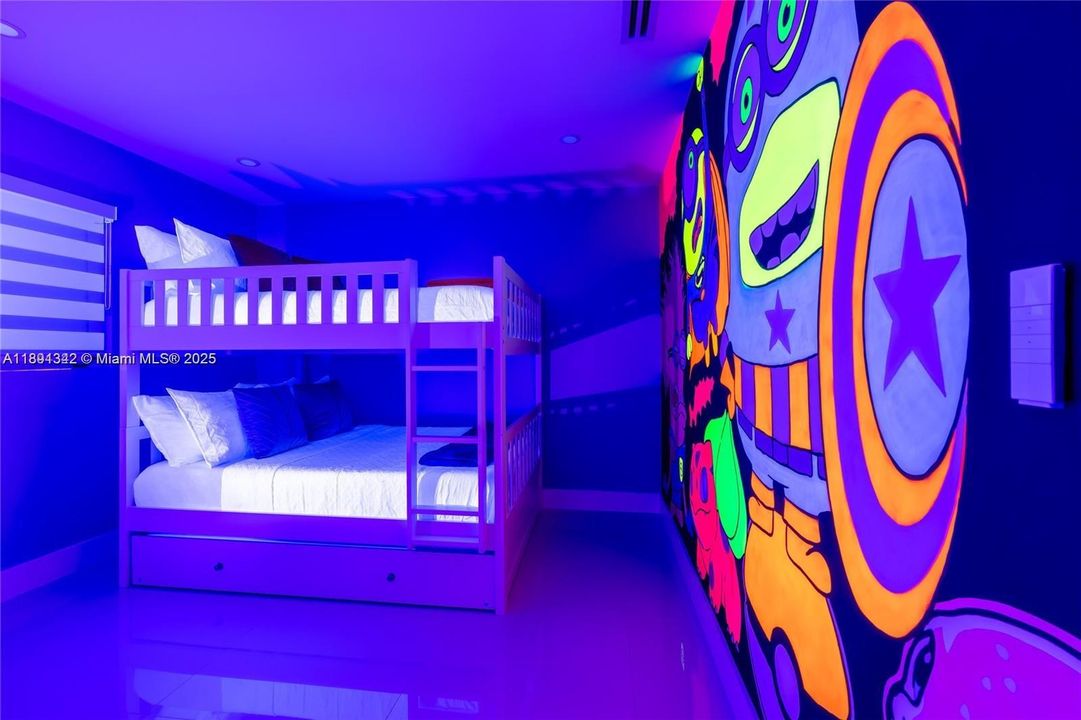 出租: $8,500 (3 贝兹, 2 浴室, 1848 平方英尺)