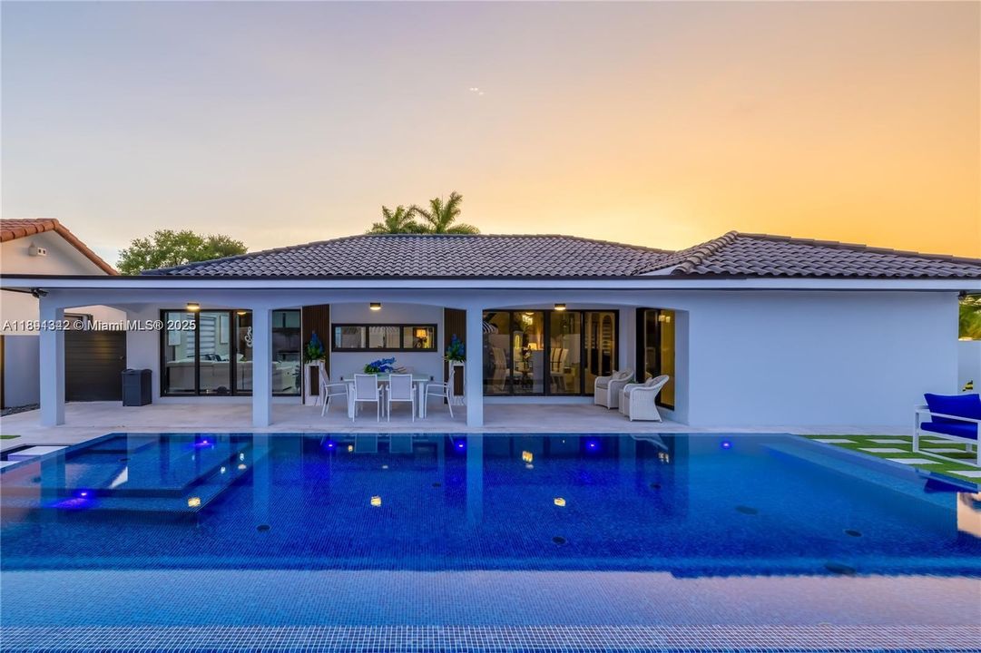 出租: $8,500 (3 贝兹, 2 浴室, 1848 平方英尺)