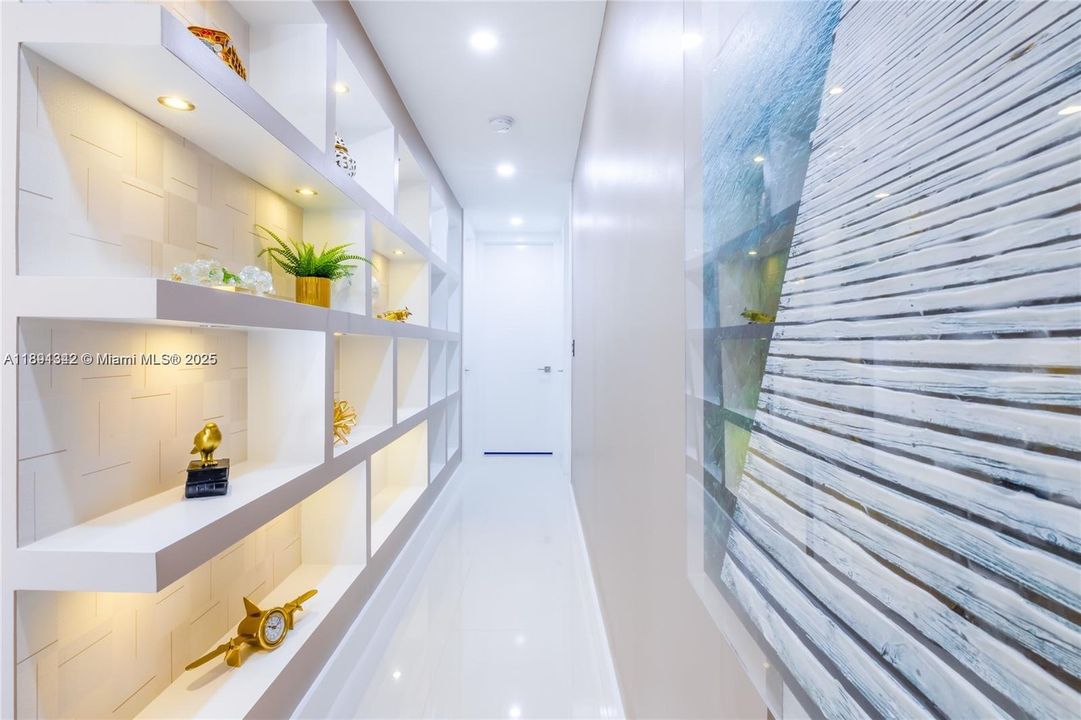 出租: $8,500 (3 贝兹, 2 浴室, 1848 平方英尺)