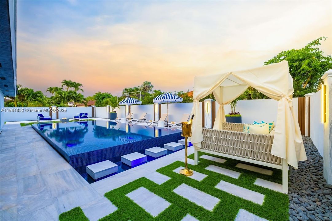 出租: $8,500 (3 贝兹, 2 浴室, 1848 平方英尺)