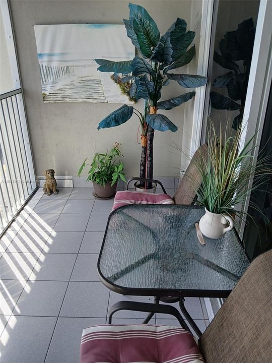 待售: $165,000 (1 贝兹, 1 浴室, 770 平方英尺)