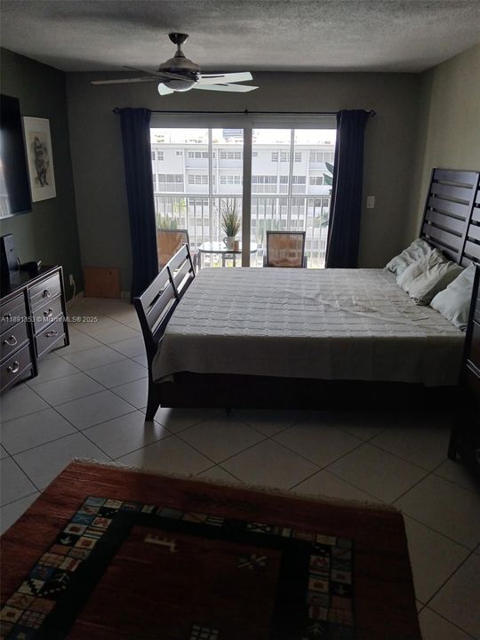 待售: $165,000 (1 贝兹, 1 浴室, 770 平方英尺)