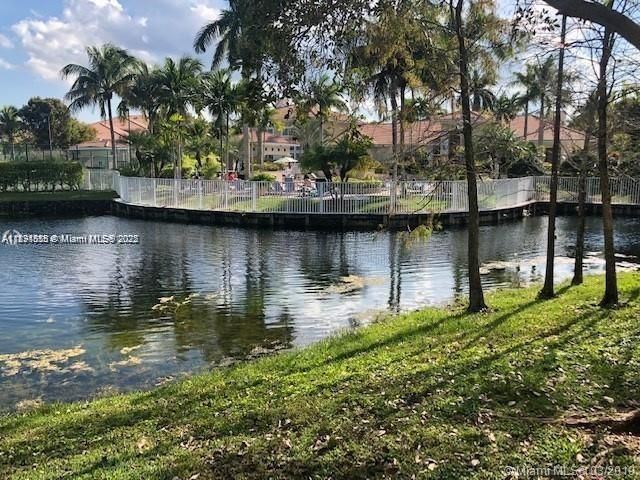 En Venta: $285,000 (2 camas, 2 baños, 1152 Pies cuadrados)